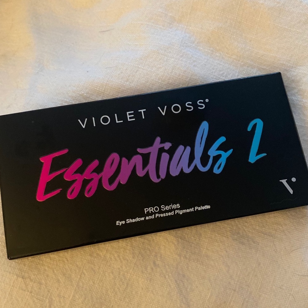 Violet Voss Essentials 2 Palette